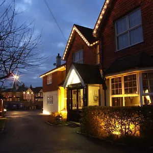 Hotel Corner House Gatwick With Bookable Parking Horley