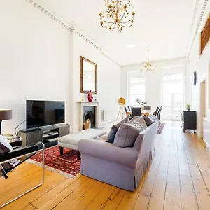 elegant-clifton-georgian-balcony-apt-alexander-may.tophotelsbath.com/
